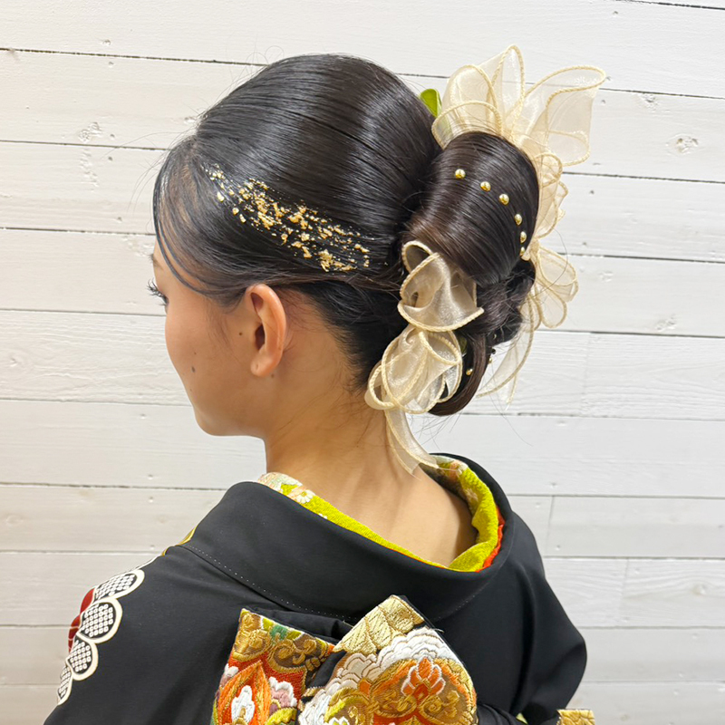 シフォンのリボンを使ったヘアアレンジ